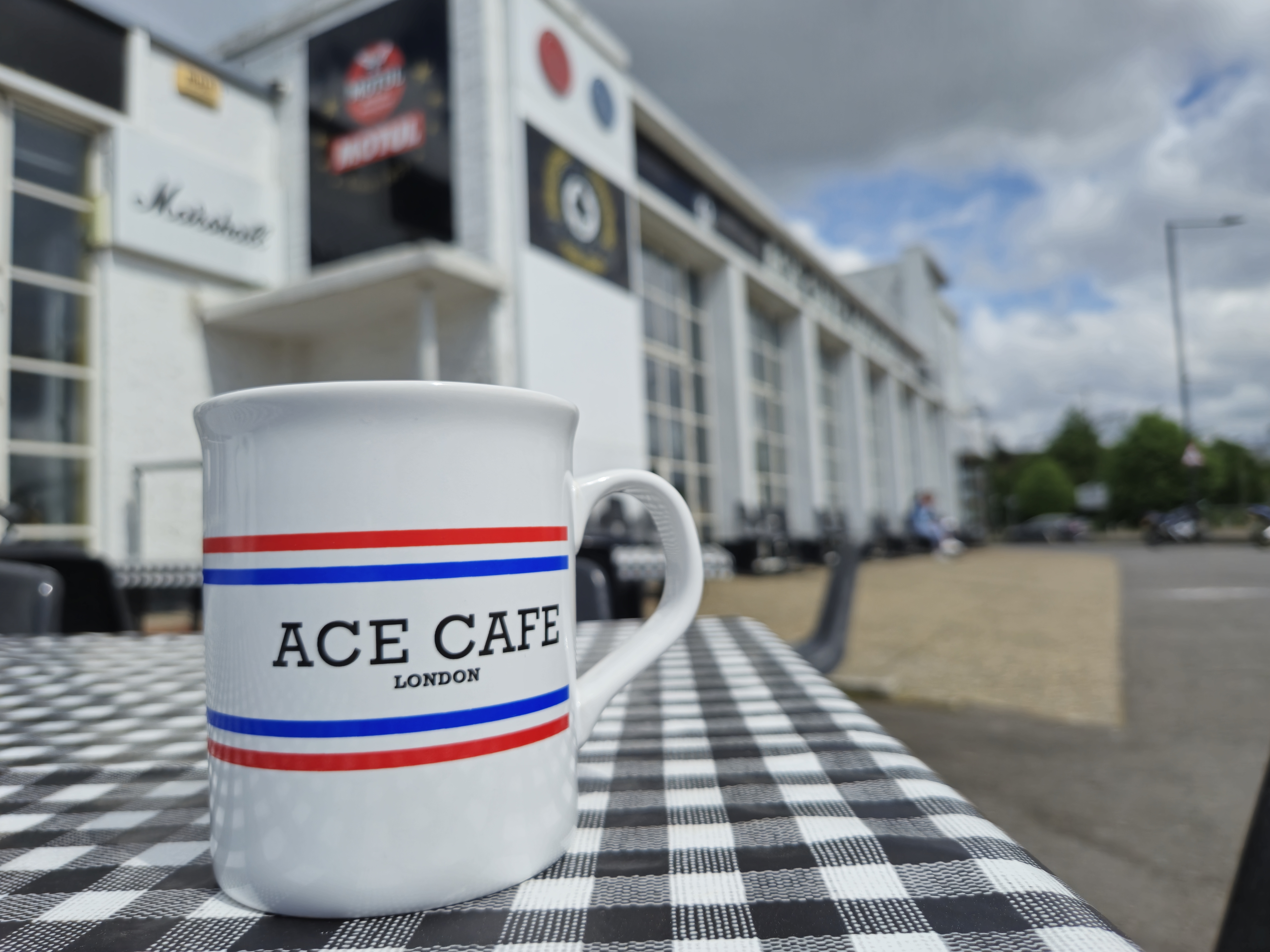 RED & BLUE STRIPE ACE CAFE LONDON MUG